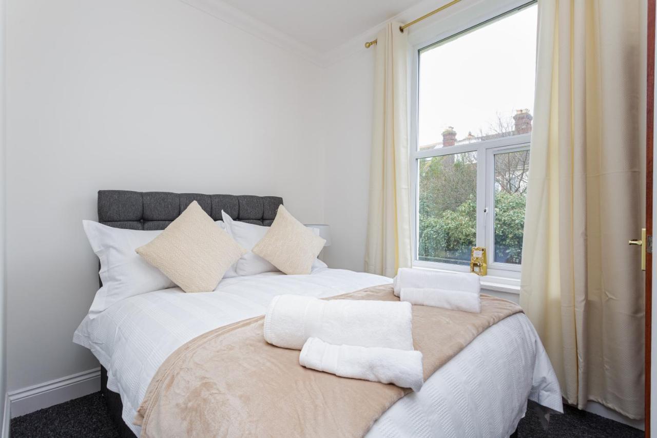 Luxury Granada Apartments - 1 & 2 Bed Flats W Free Parking Perfect For Contractors, Students Near The Beach Portsmouth Habitación foto
